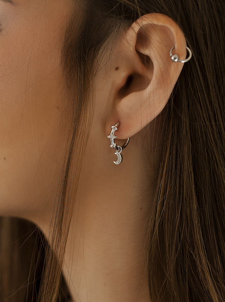 Pendientes aro de plata con luna y circonitas