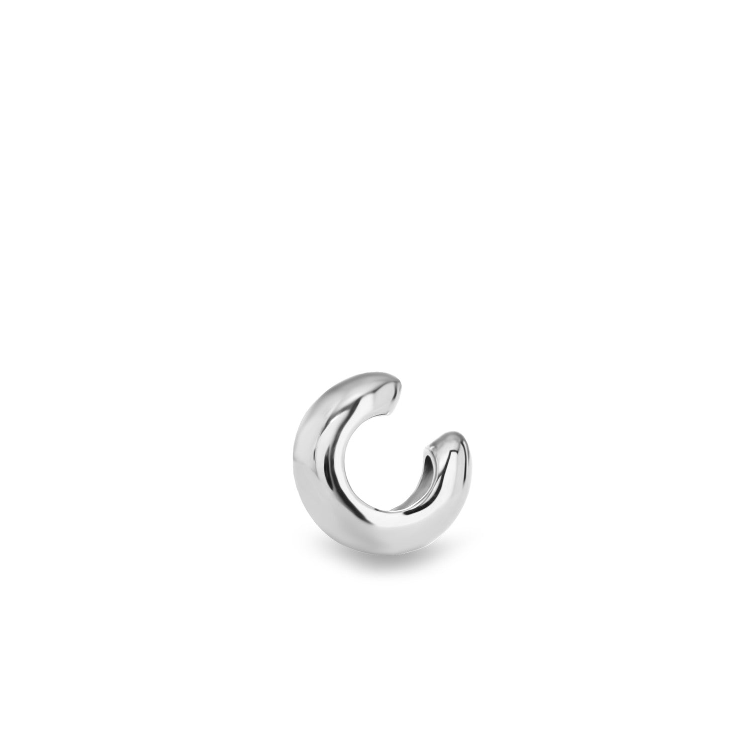 Pendiente ear cuff de plata diseño minimalista medida mediana
