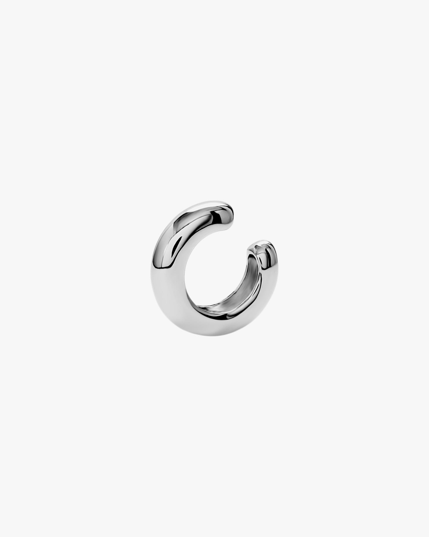 Pendiente ear cuff de plata diseño minimalista medida pequeña