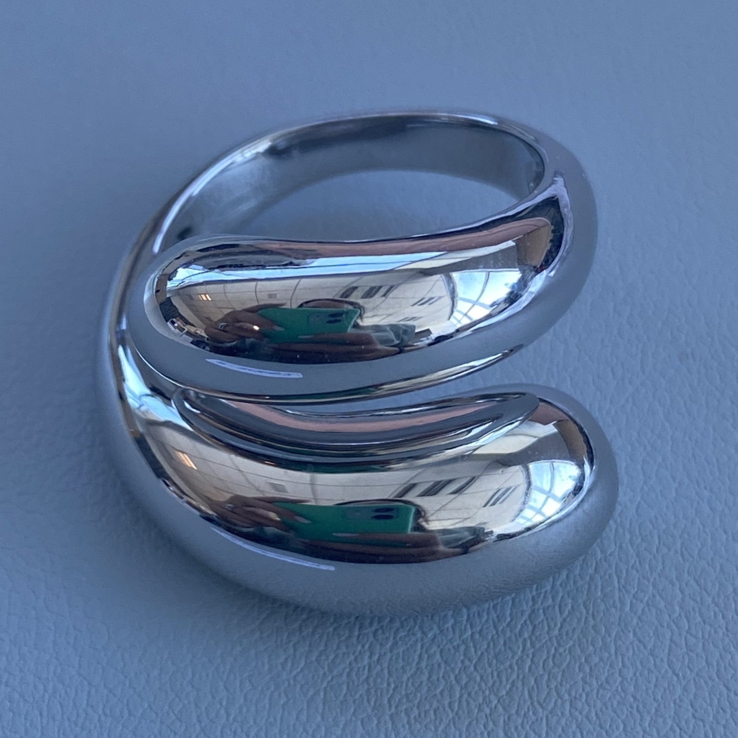 Anillo original de plata diseño abierto enrollado