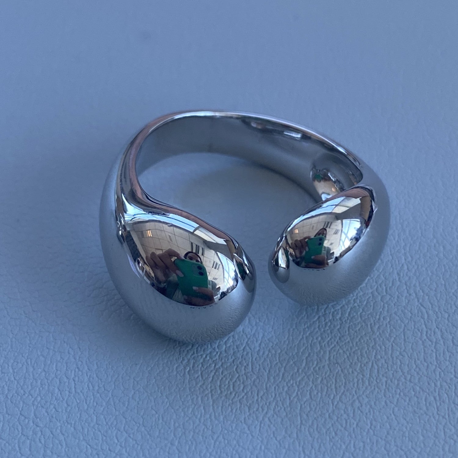 Anillo abierto de plata diseño original