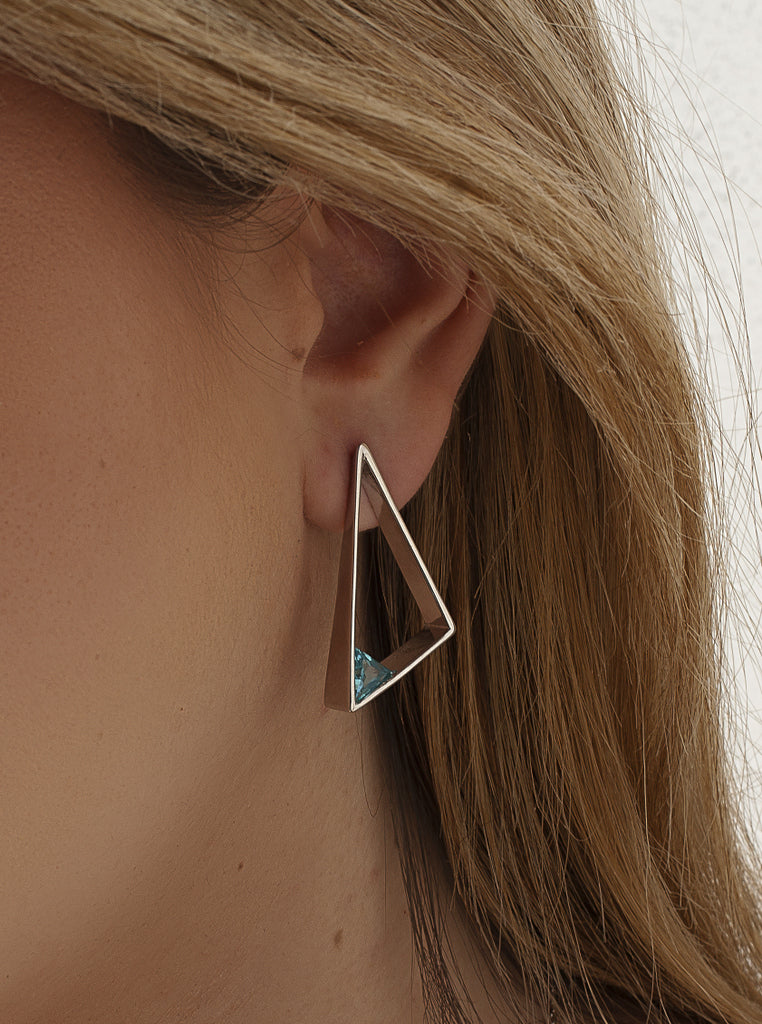 Geometric triangular silver earrings with blue stone