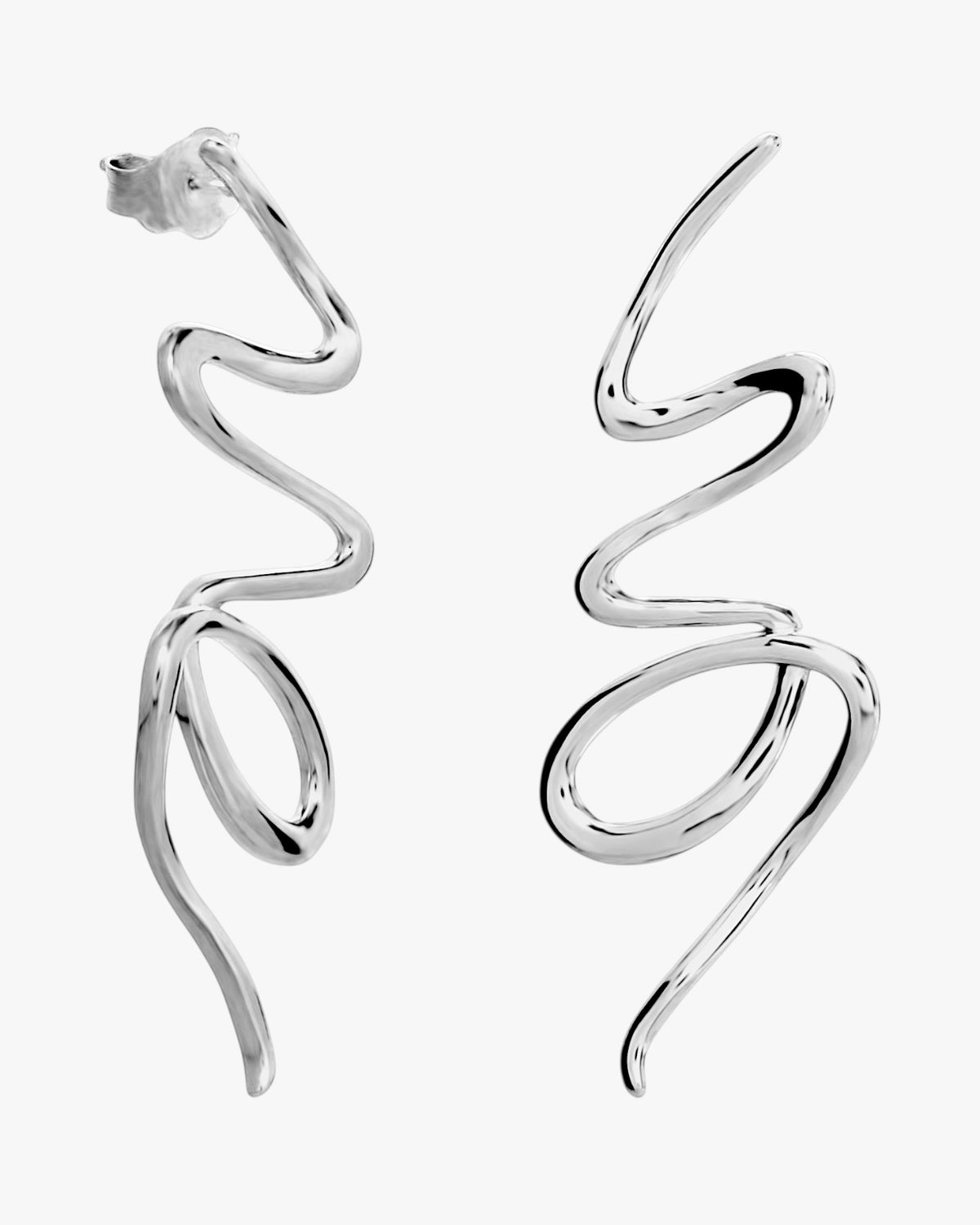 Pendientes de diseño de plata con silueta ondulada