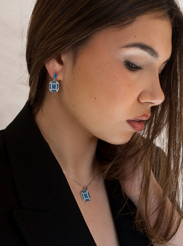 Pendientes colgantes de plata con piedras azules y circonitas blancas