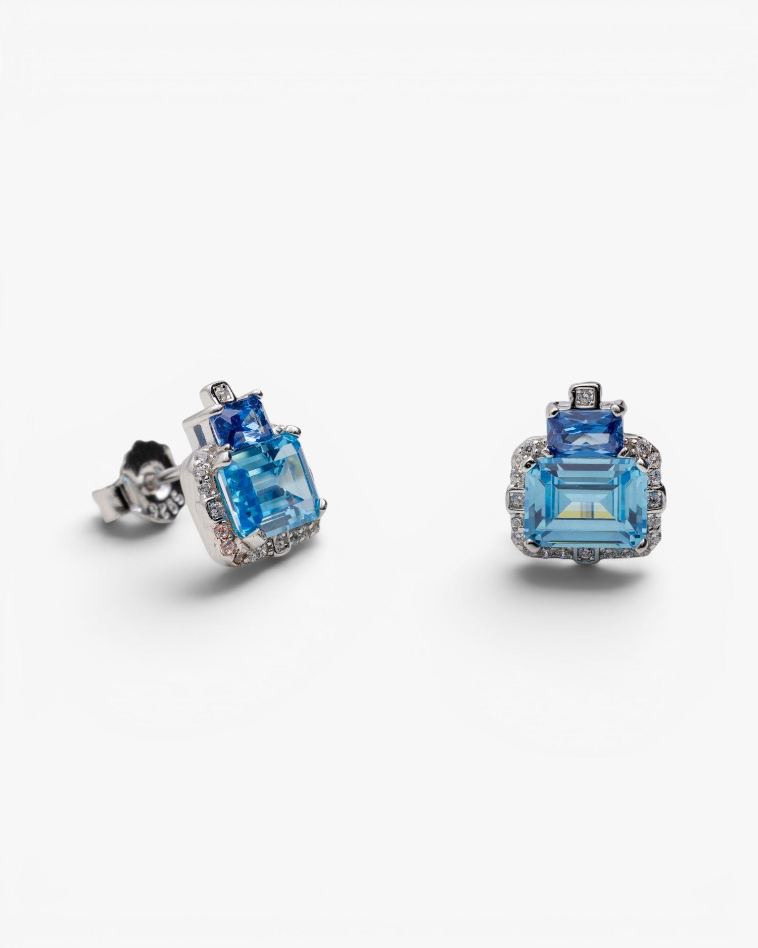 Pendientes de plata geométricos con piedras azules