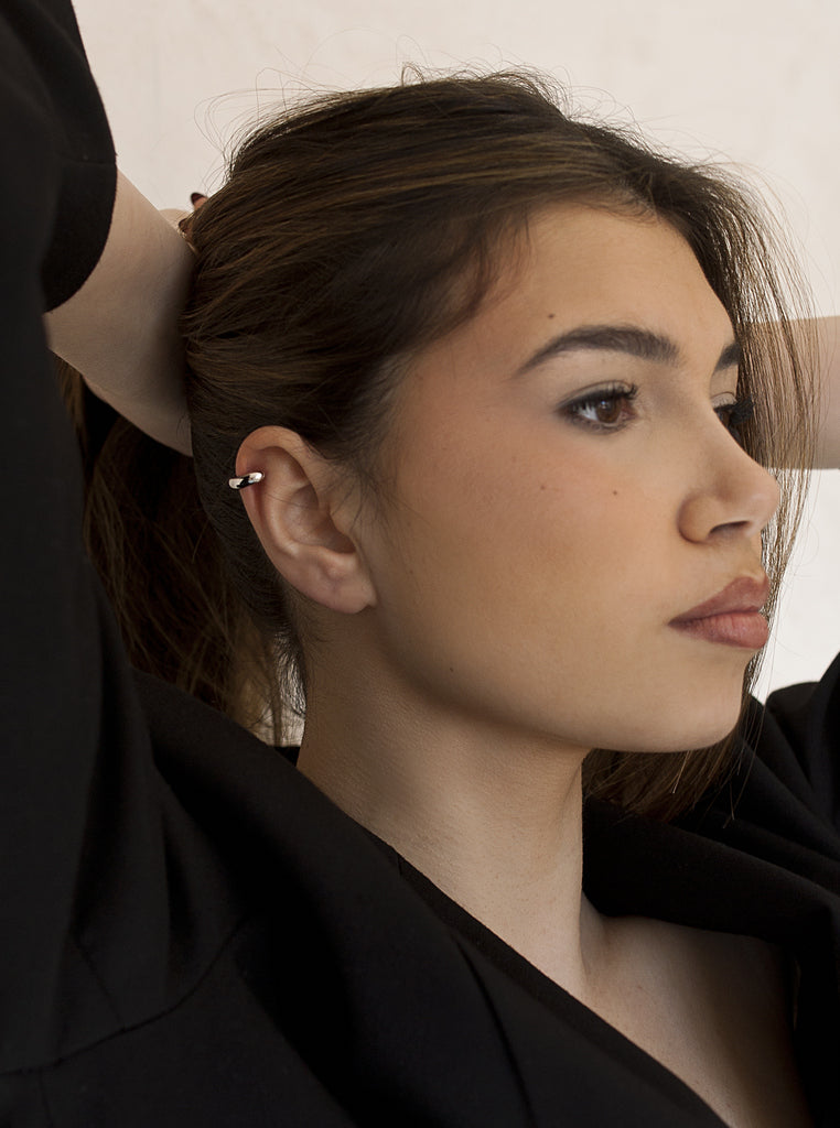 Minimalist design silver ear cuff pendant, extra-large size