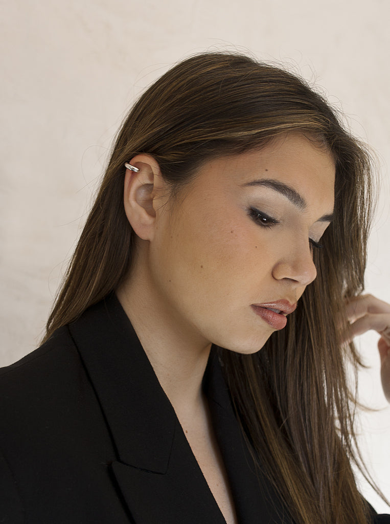 Minimalist design silver ear cuff pendant, extra-large size