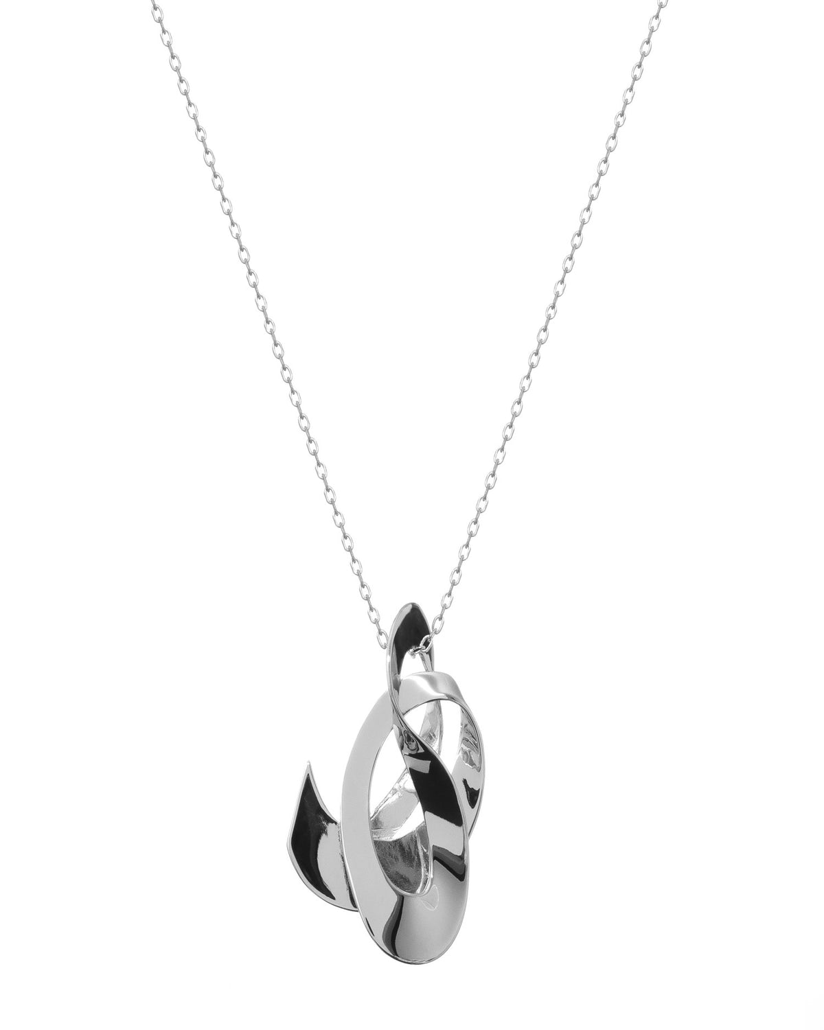 Collar de plata con colgante de diseño orgánico