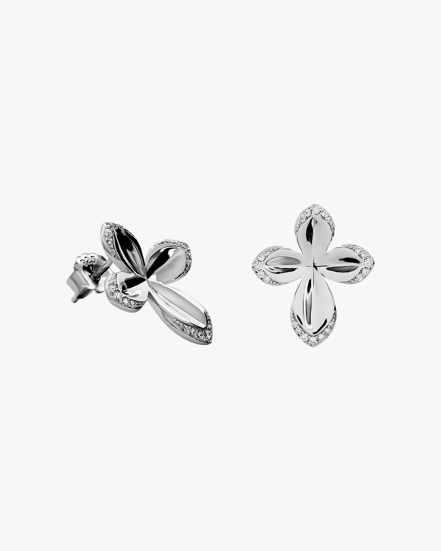 Pendientes de plata flor de cuatro pétalos con circonitas