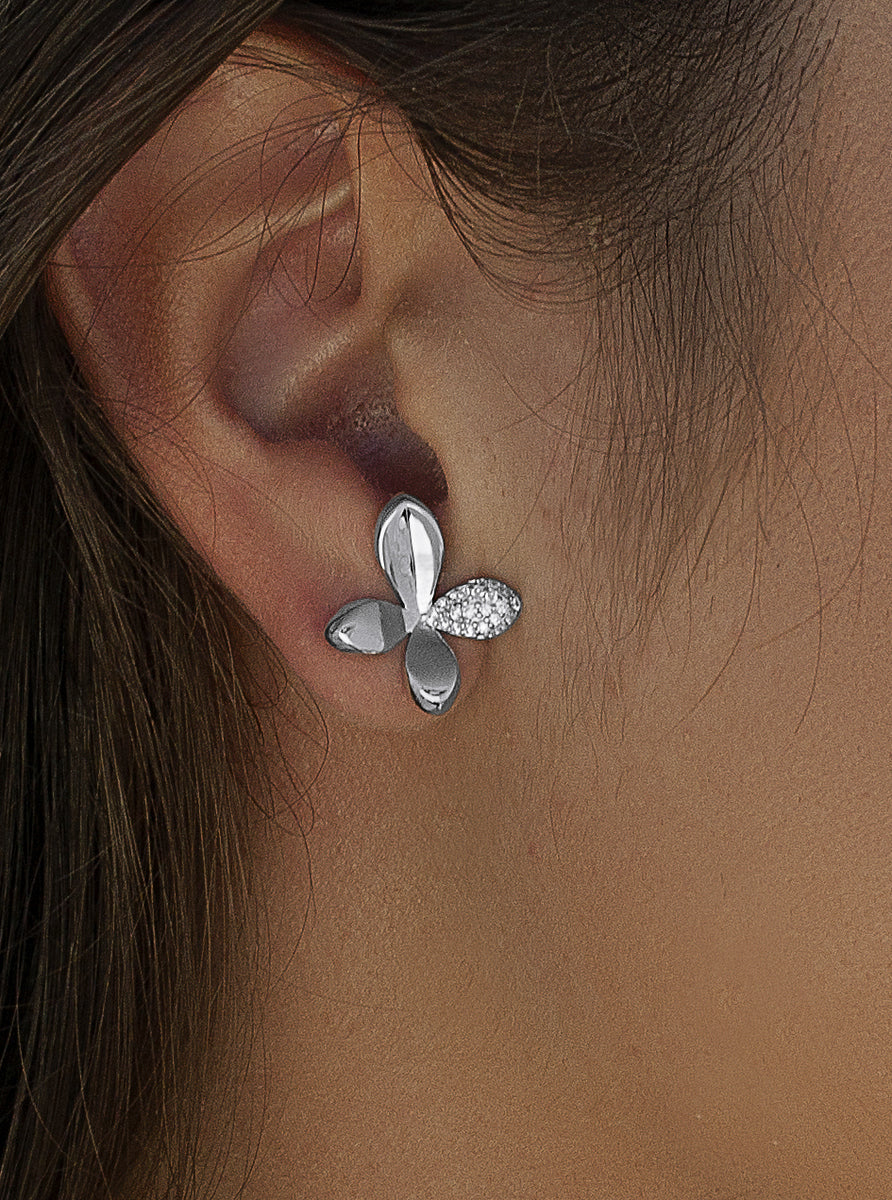 Pendientes de plata flor con pétalo de circonitas