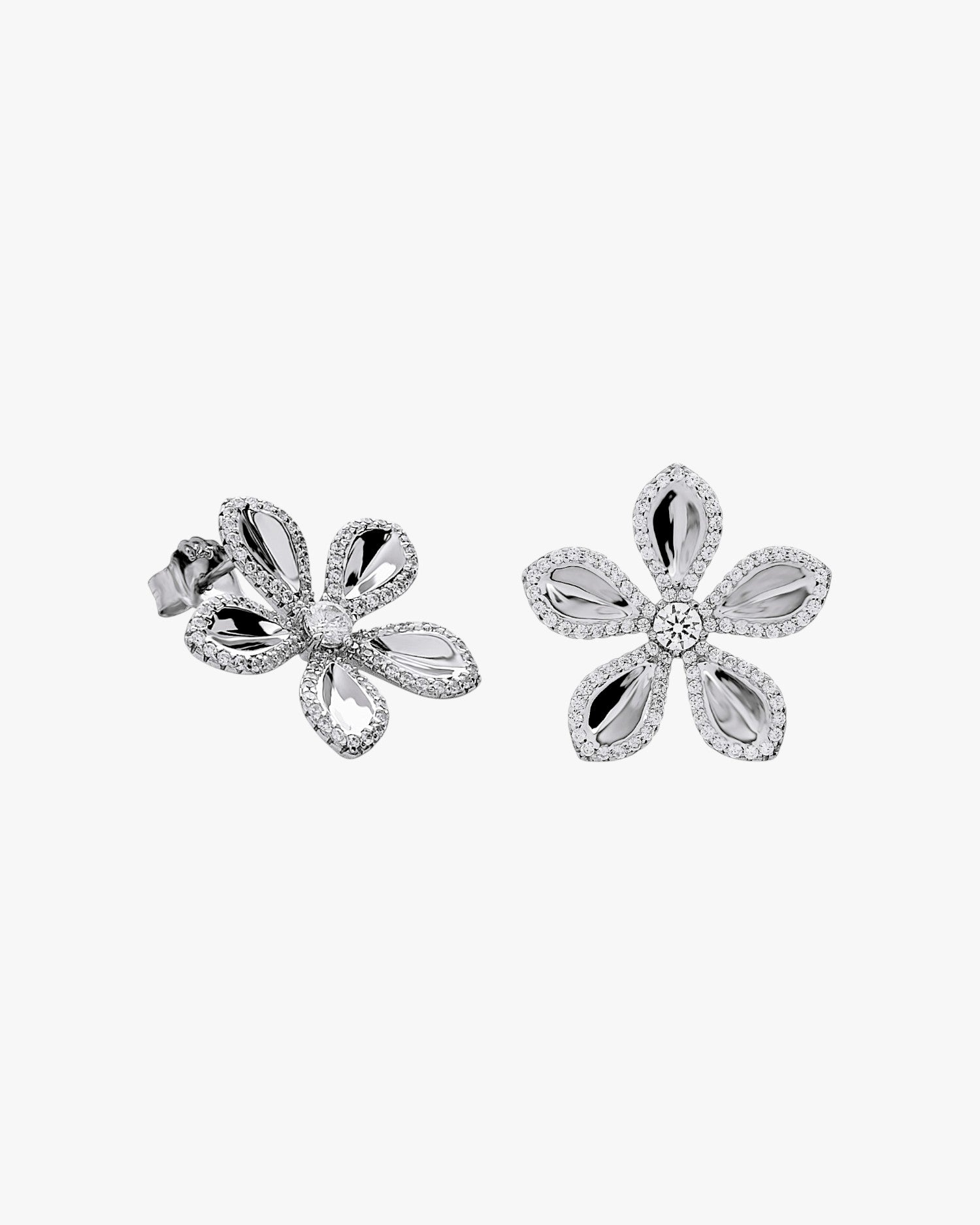 Pendientes de plata flor de cinco pétalos con circonitas
