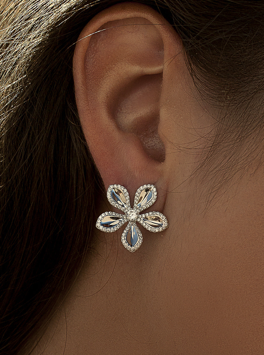Pendientes de plata flor de cinco pétalos con circonitas