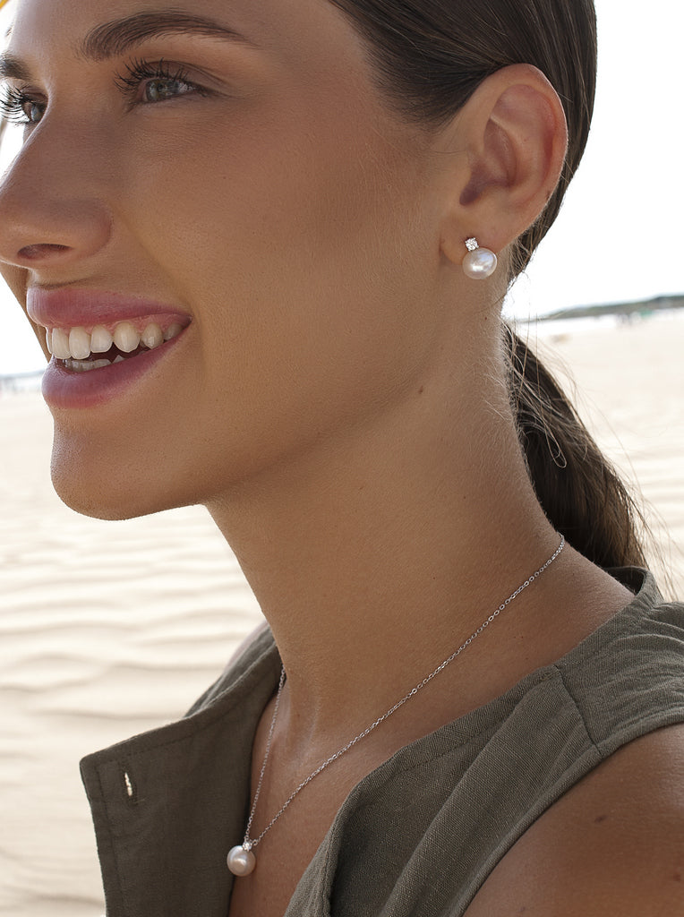 Silver earrings with pearl and cubic zirconia