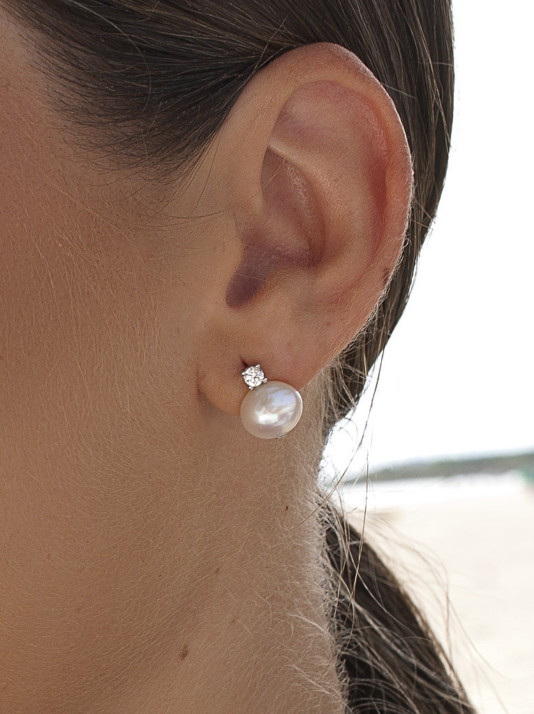 Silver earrings with pearl and cubic zirconia