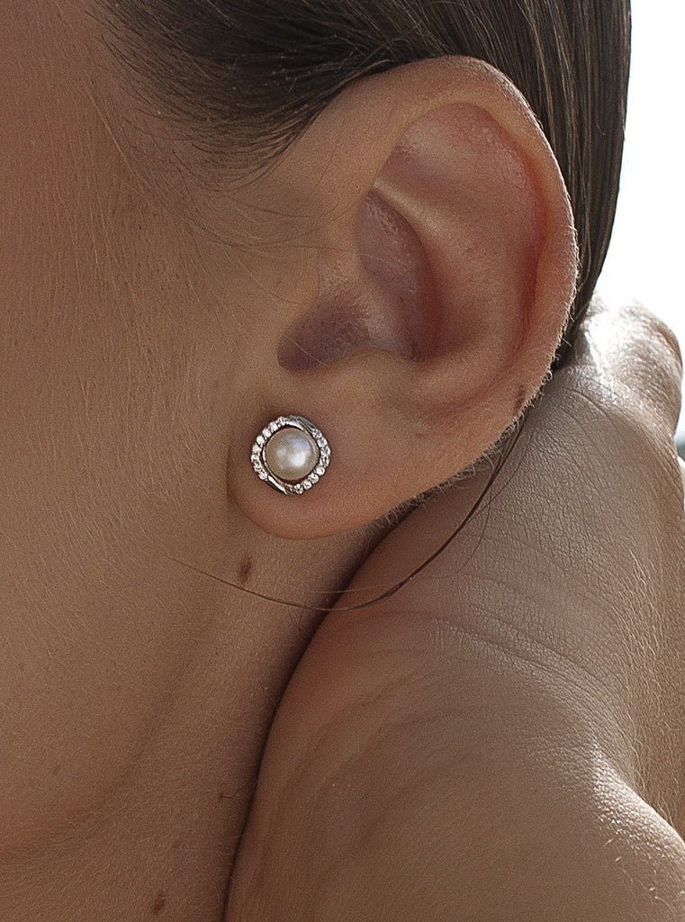 Pendientes de plata con perla y halo de circonitas