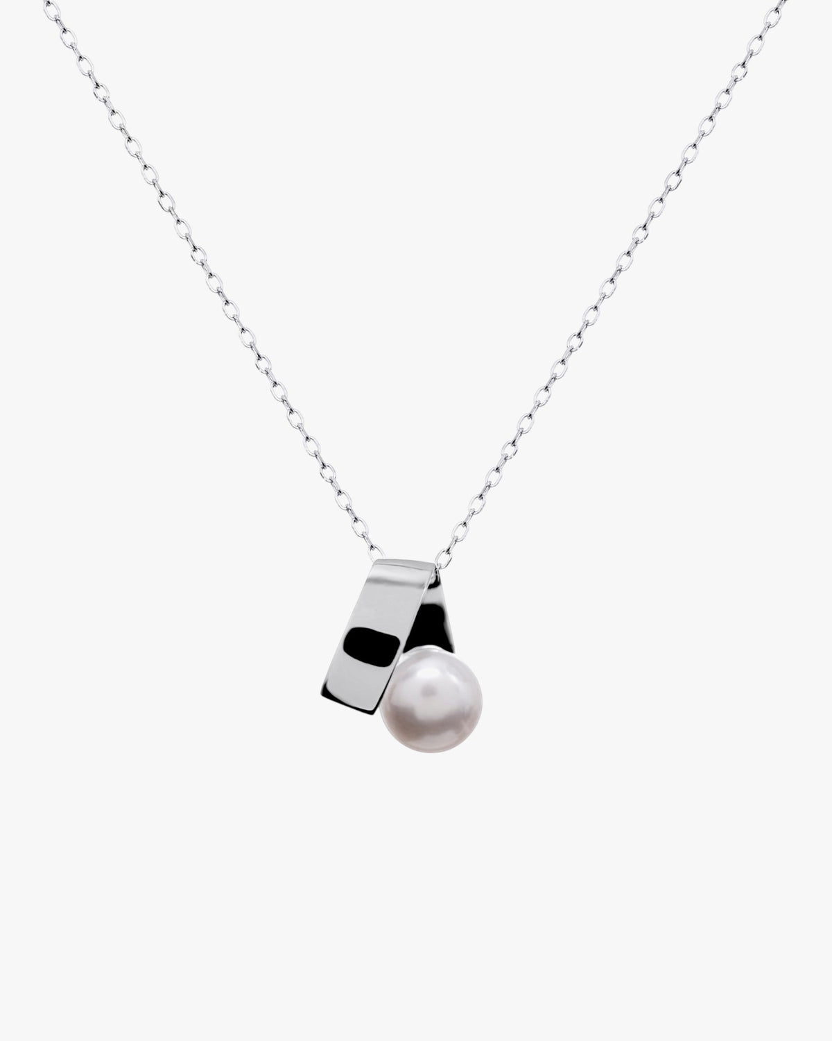 Silver necklace with pearl and geometric pendant