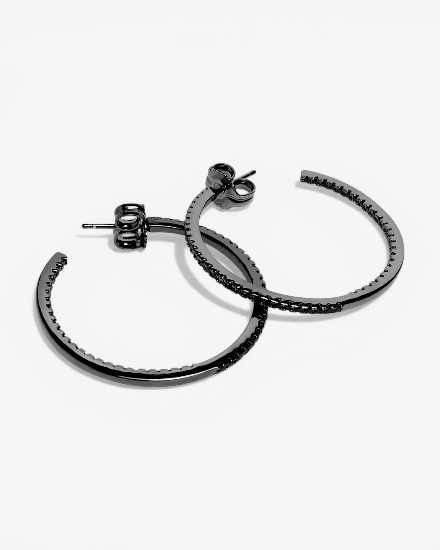 Pendientes aros grandes doble raíl de circonitas negras diseño cuadrado y baño de rutenio
