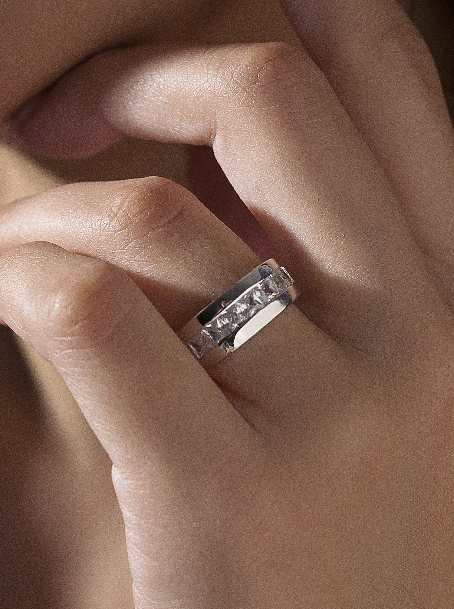 Princess cut cubic zirconia rings with center channel