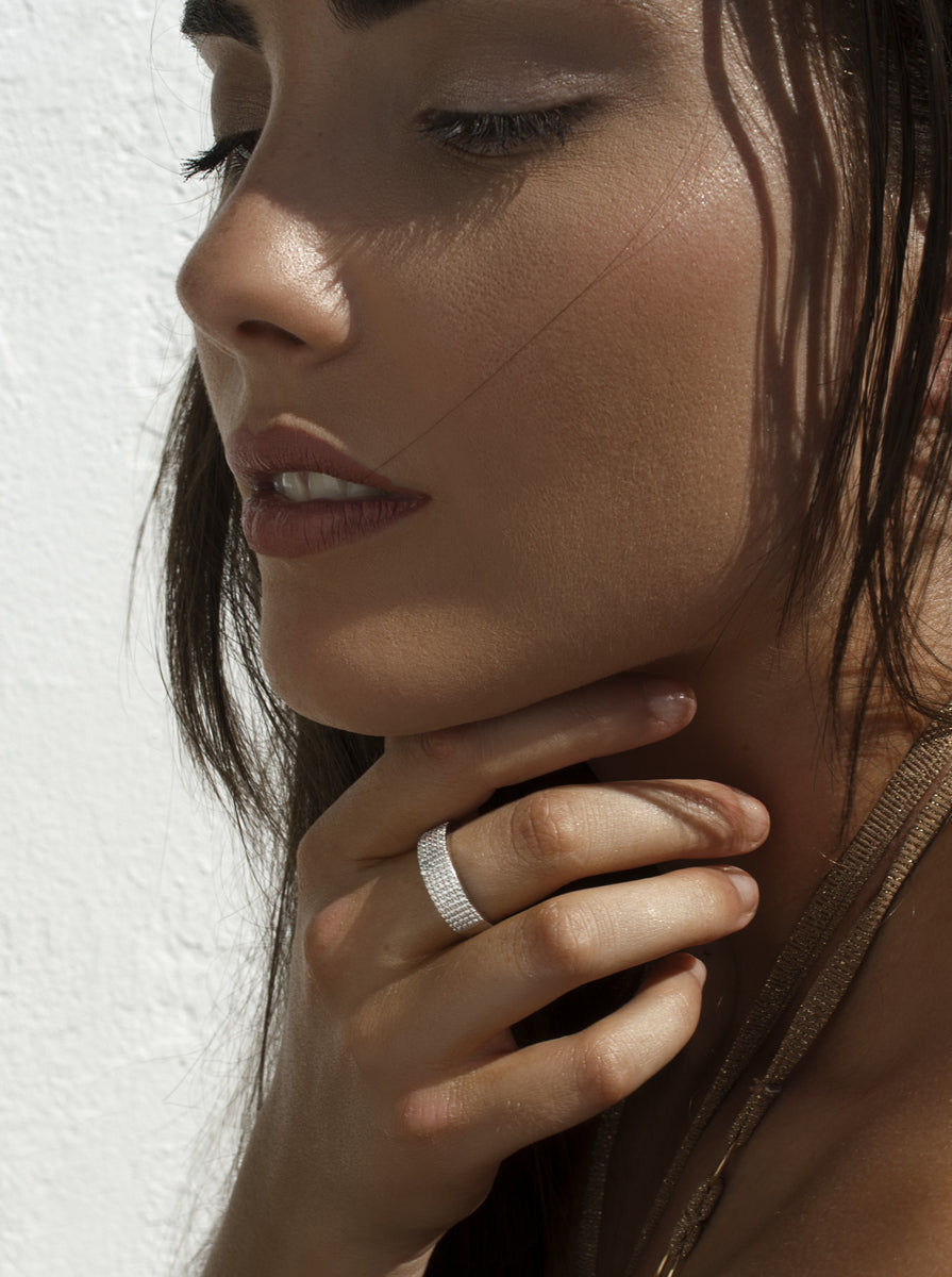 Anillo con circonitas de plata con circonitas