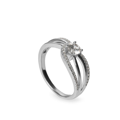 Anillo de circonitas de plata con circonita central