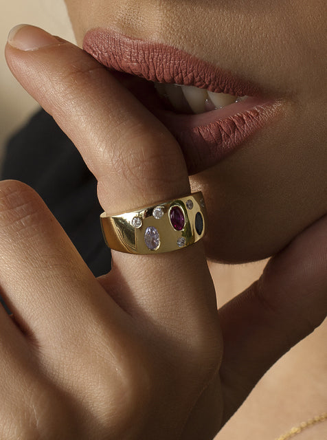 Anillo de plata bañado en oro con gemas multicolor-LINEARGENT