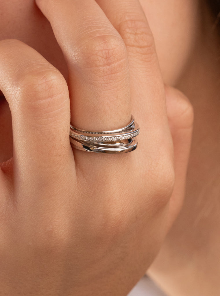 bague de argent avec zircons bague croisé