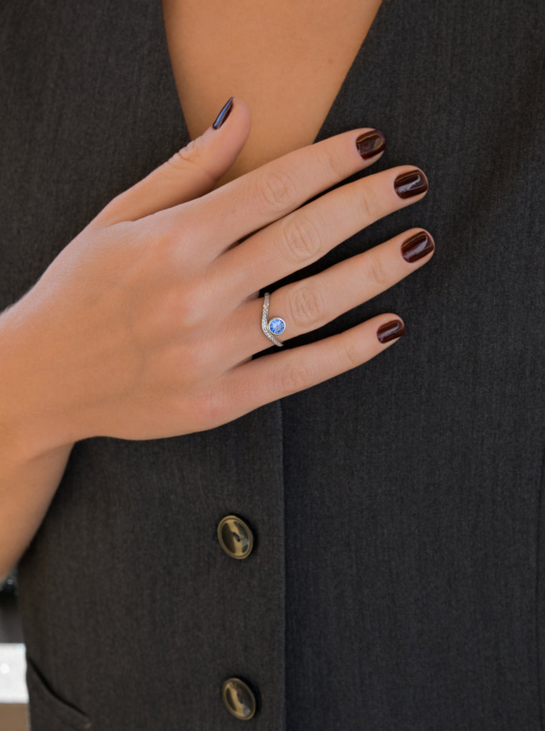 bague de argent avec zircons et pierre LINEARGENT