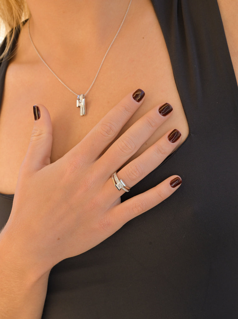 bague de argent géométrique avec zircons