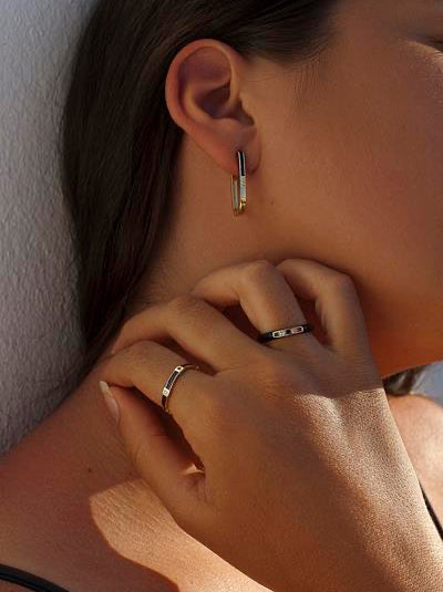 Anillo esmalte negro diseño cuarzos adamantinos multicolores-LINEARGENT