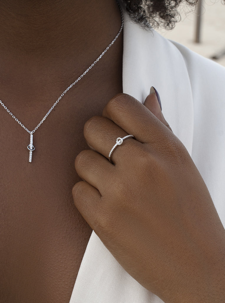 bague fino avec zircons linéaire et circulaire