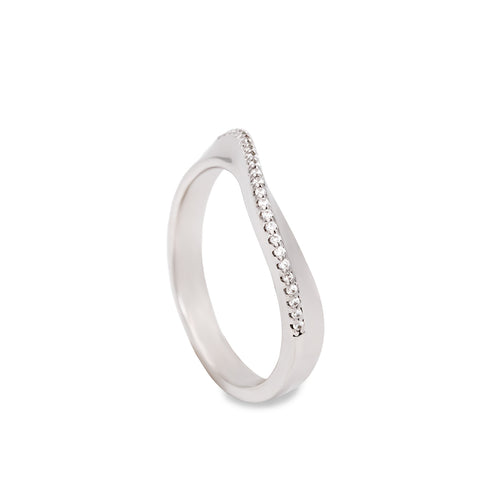 bague fino irrégulier de argent avec zircons