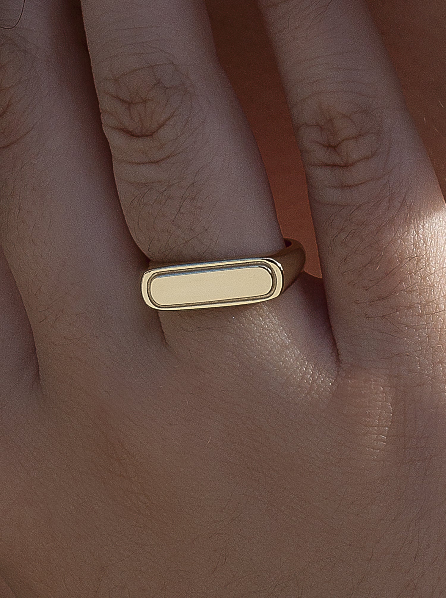 Anillo sello de plata bañada en oro diseño alargado-LINEARGENT