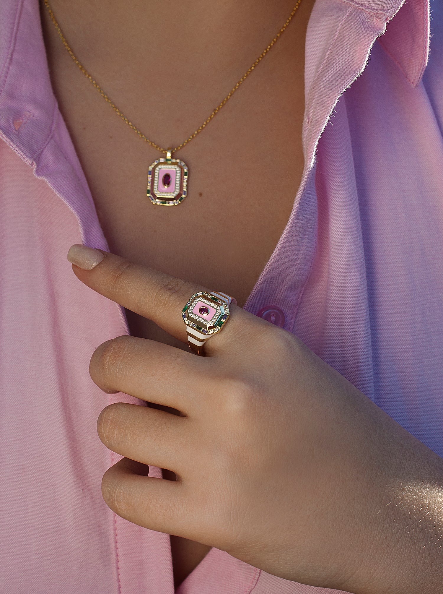 Anillo sello diseño octagonal con esmalte y circonitas-LINEARGENT