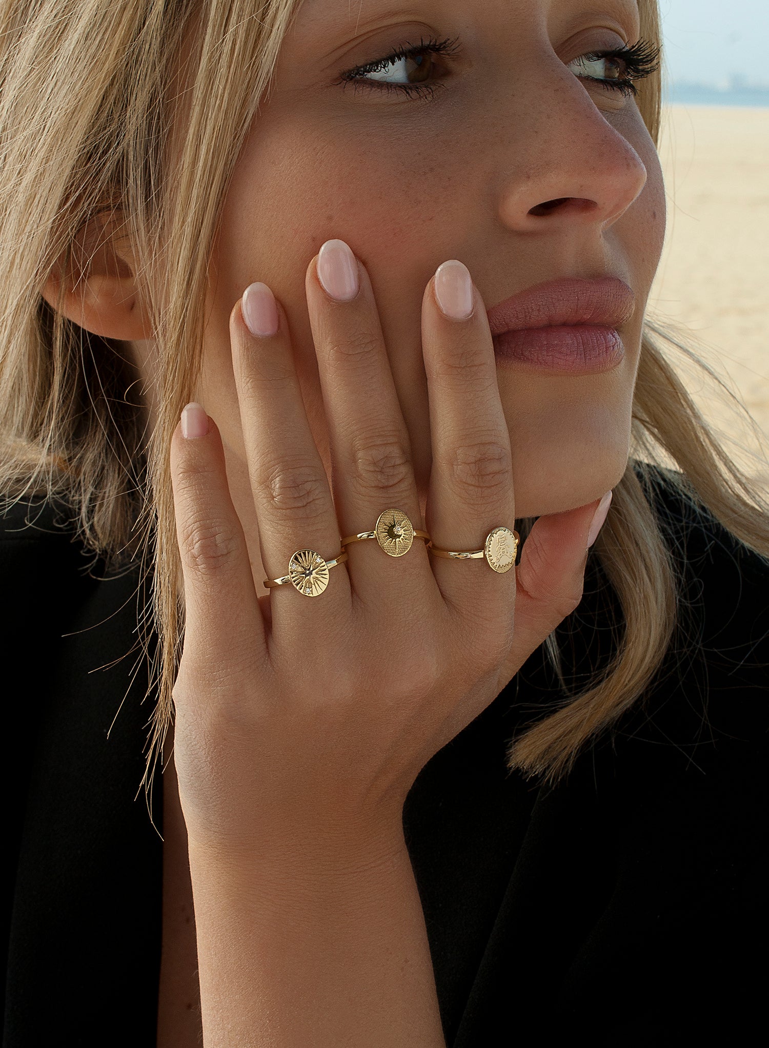 Anillo sello en plata dorado diseño estrella-LINEARGENT