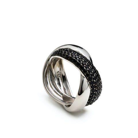 zirconias Rings design crossed with black zirconias