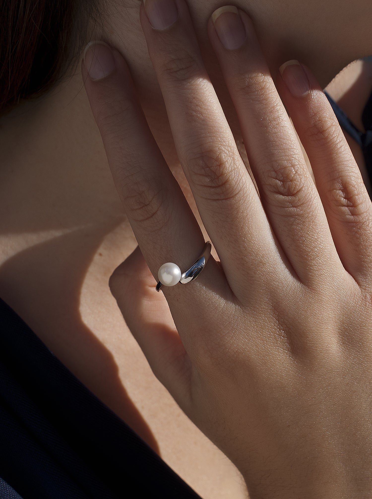 Anillos con perlas de plata diseño abierto con perla-LINEARGENT