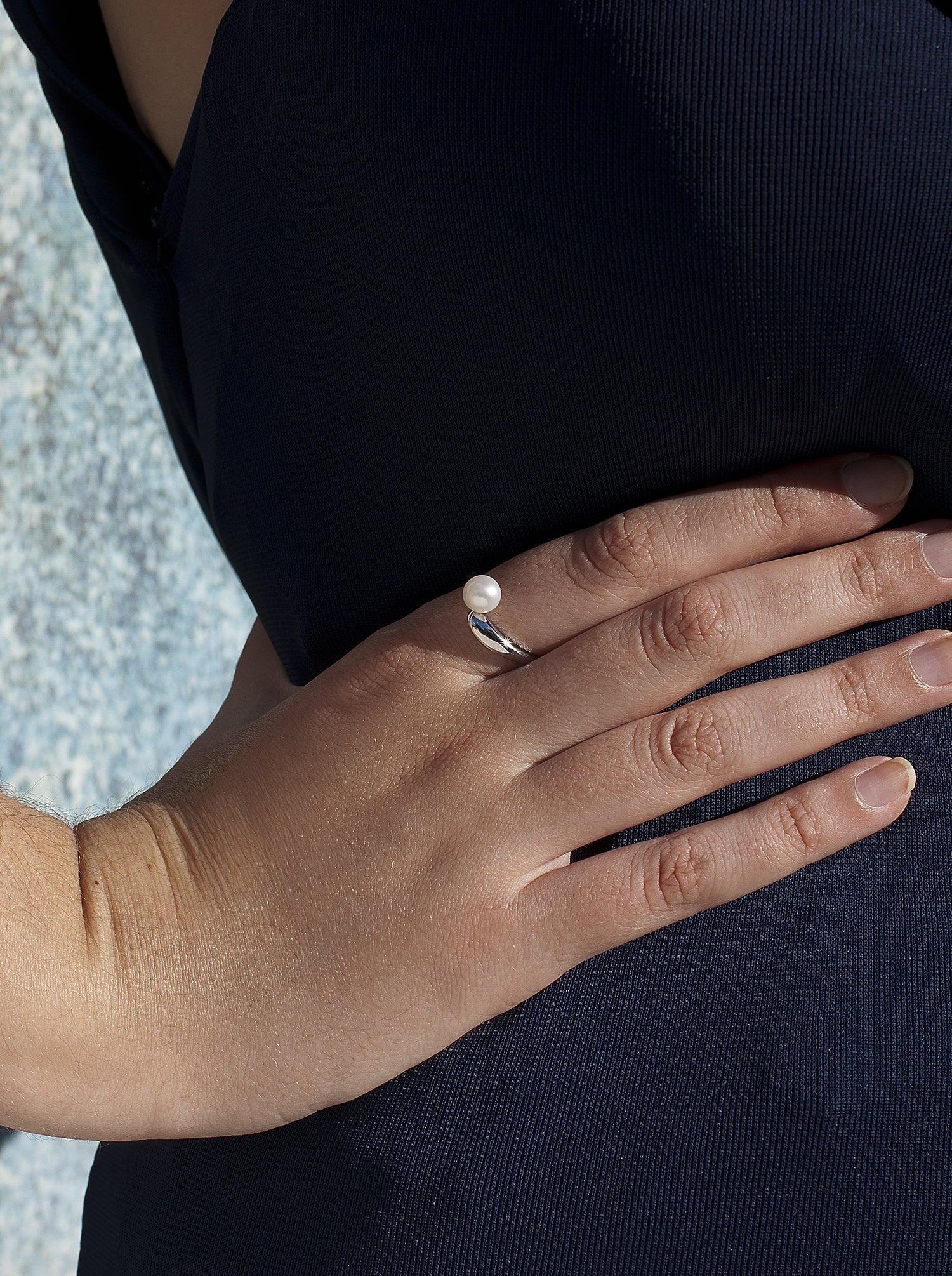 Anillos con perlas de plata diseño abierto con perla-LINEARGENT