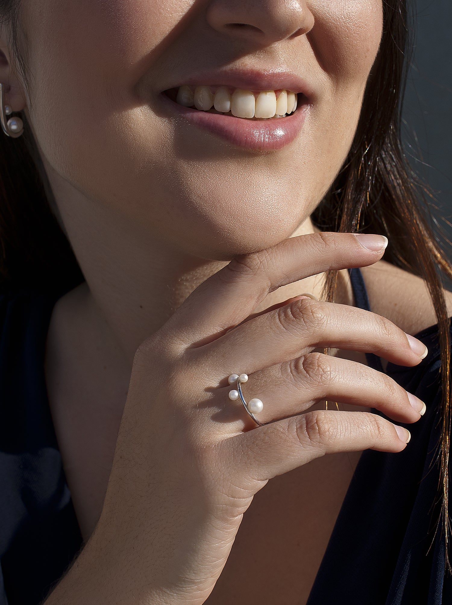 Anillos con perlas de plata diseño de cuatro perlas-LINEARGENT