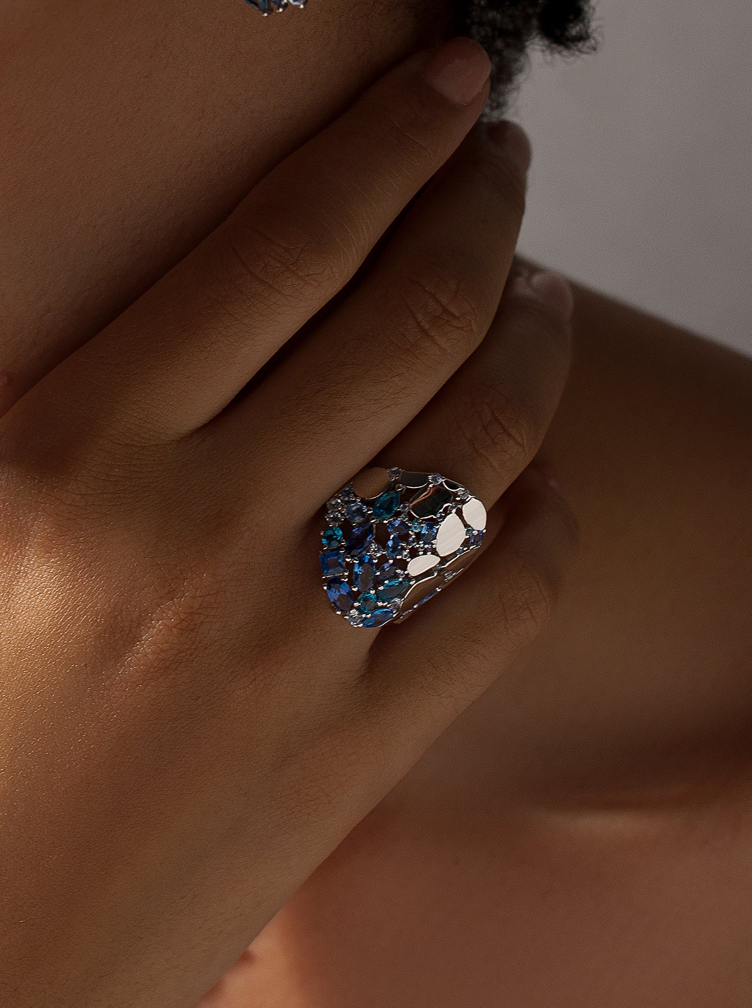 Anillos con piedras de colores de tonos azules-LINEARGENT