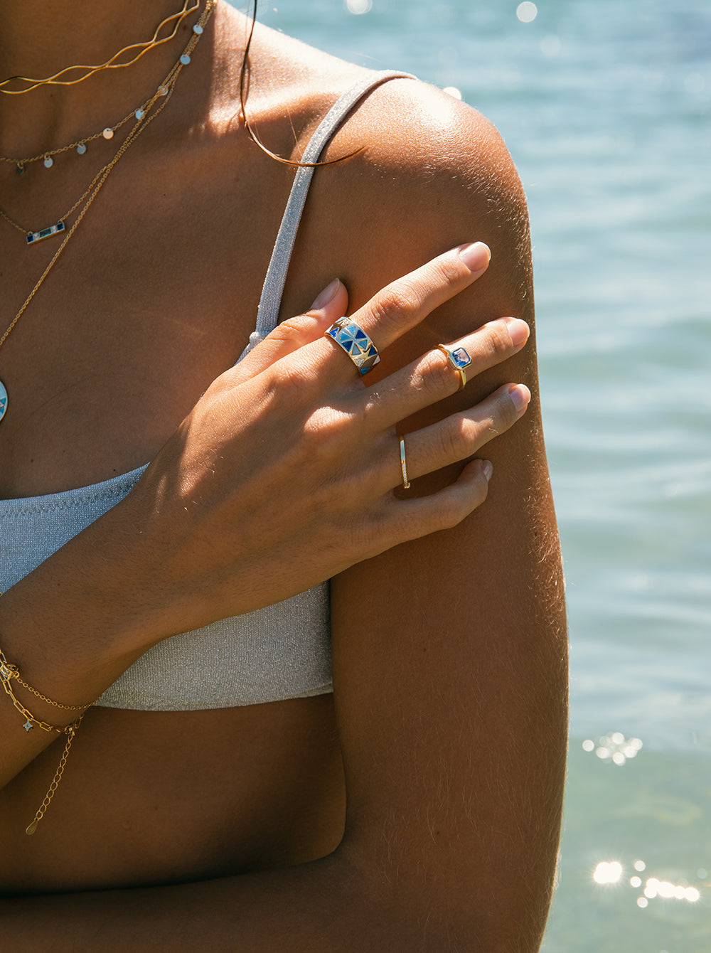 Rings with stones of silver size radiant tone sapphire and zirconias
