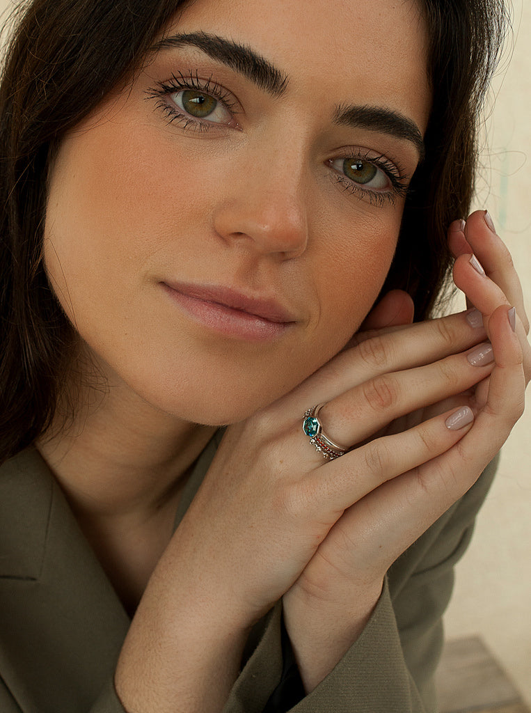 Bagues avec motif hexagonalpierres  tonalité aigue-marine