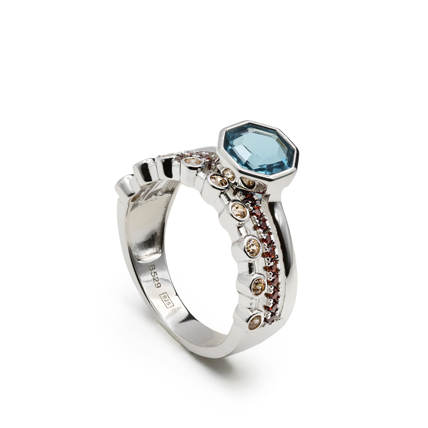 Rings with stones motive hexagonal tone aquamarine