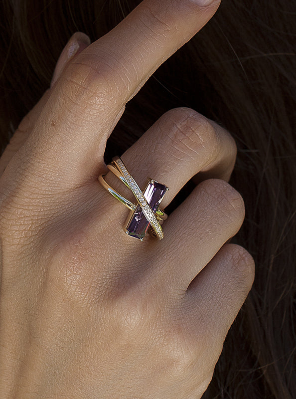 Anillos con piedras talla esmerlada tono lavanda-LINEARGENT