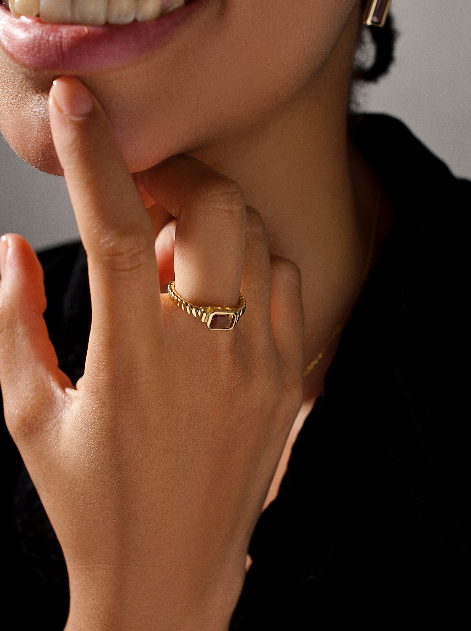 Anillos con piedras talla radiante en tono rosa