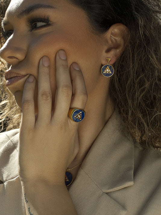 Bagues avec pierres et malachite design de pyramidal avec zircons