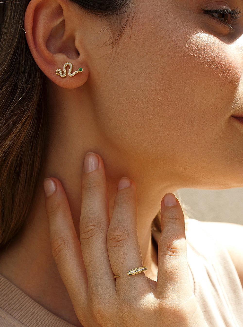 Anillos de diseño cuerpo de serpiente abierto con circonitas