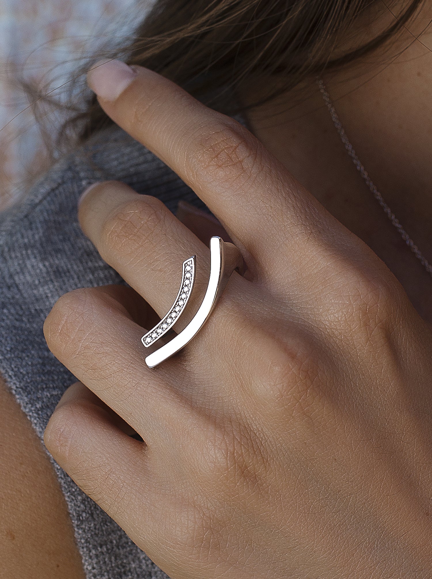 Anneaux de design de argent style minimaliste