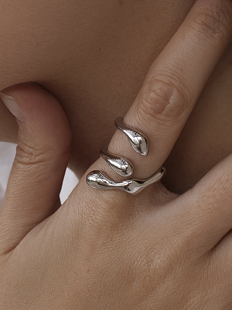 Rings of design organic style with three LINEARGENT