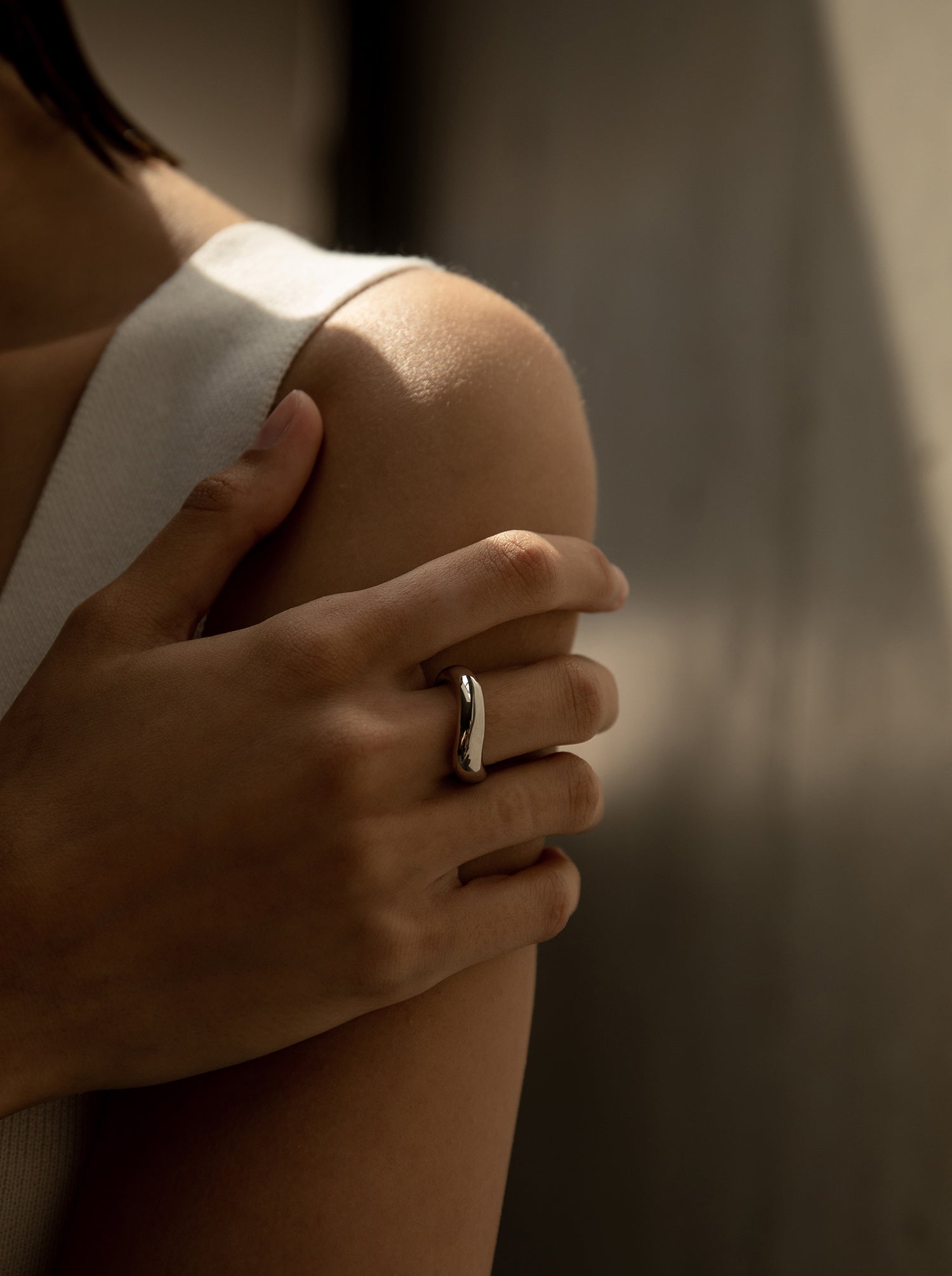 Anillos de diseño irregular en plata lisa-LINEARGENT