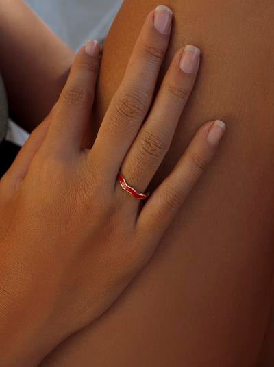 Anillos finos de plata esmalte rojo diseño curvilíneo-LINEARGENT